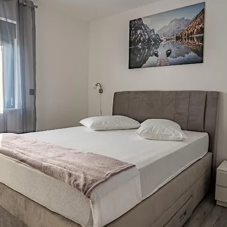 Marica Villa
