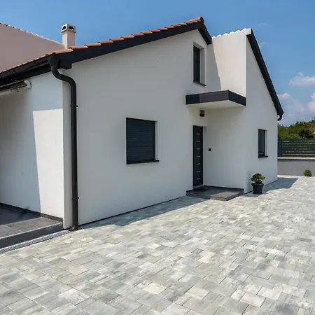 Villa Marica Maslenica